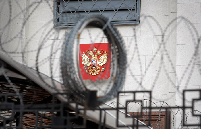 Захарова заявила, что дипломатам РФ на Украине поступают персональные угрозы