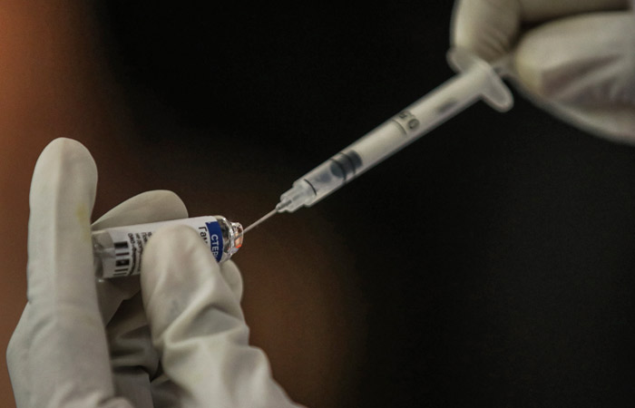 РФПИ заявил, что титр антител к "омикрону" после "Спутника V" вдвое выше, чем после Pfizer