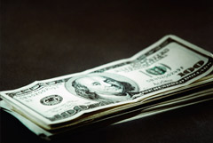 ЦБ в день приостановки покупки валюты успел приобрести ее на 23,5 млрд руб.