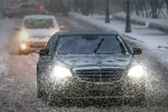 Москвичей предупредили о сложностях на дорогах из-за метели