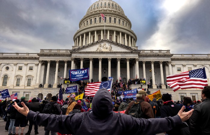 Трамп в случае победы на следующих выборах обещал помиловать участников штурма Капитолия