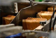 Минсельхоз проработает меры дополнительной поддержки производителей хлеба и молока