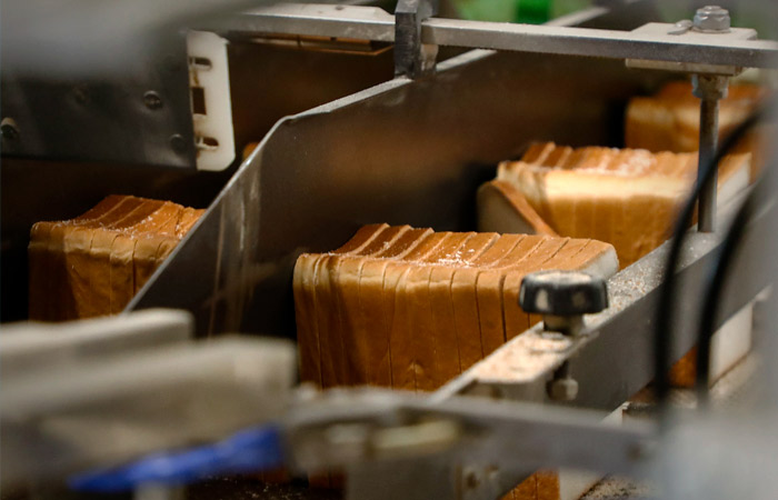 Минсельхоз проработает меры дополнительной поддержки производителей хлеба и молока