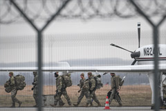 В Польшу прибыла вторая за день группа американских десантников