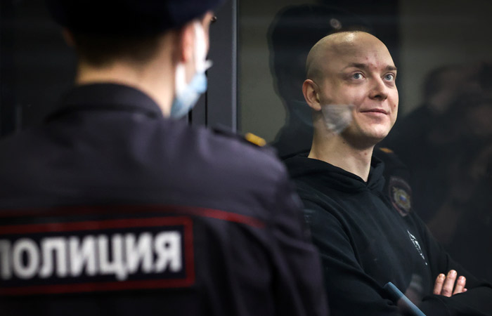 Суд снова отказался отпустить журналиста Сафронова из СИЗО