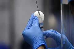 Уровень коллективного иммунитета к COVID в РФ за неделю снизился с 64,1% до 61,9%