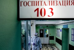 В России за сутки с коронавирусом в больницу попали 12 653 человека