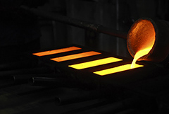 Золото подорожало до максимума за три месяца из-за геополитики