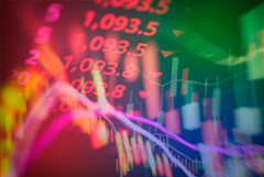 Утренний обвал рынка акций РФ из-за геополитики сменился отскоком