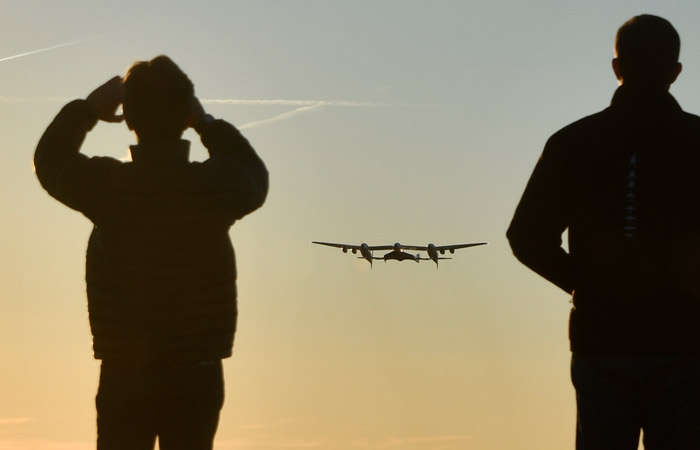 Virgin Galactic в среду начнет продажу билетов на полеты в космос