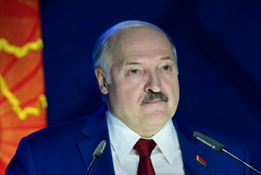 Лукашенко пообещал быть "вечным президентом", если Запад продолжит атаки на Белоруссию