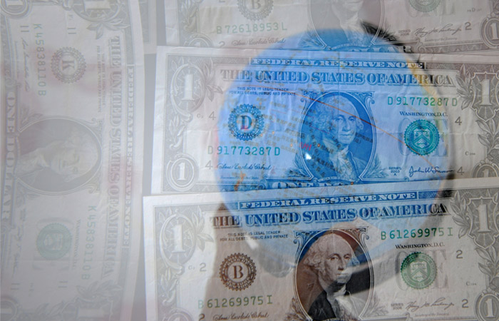 Доллар превысил 80 руб./$1, индекс Мосбиржи упал на 17% в ходе обращения Путина