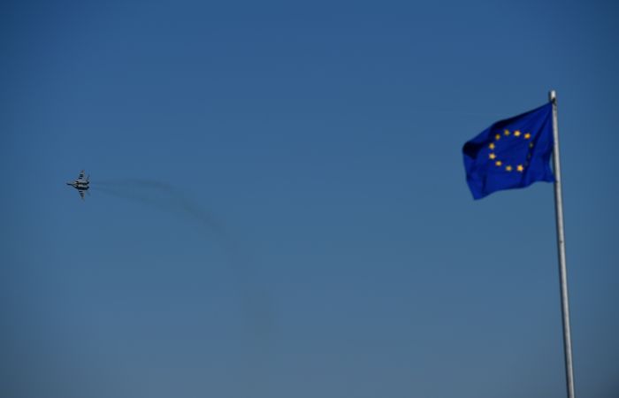 ЕС твердо и решительно ответит на признание Россией ДНР и ЛНР