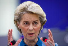 В ЕК пригрозили РФ отключением от мировых финансовых рынков в случае вторжения на Украину