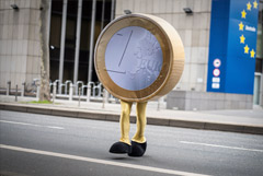 Евро поднялся выше 89 руб. впервые с 27 января