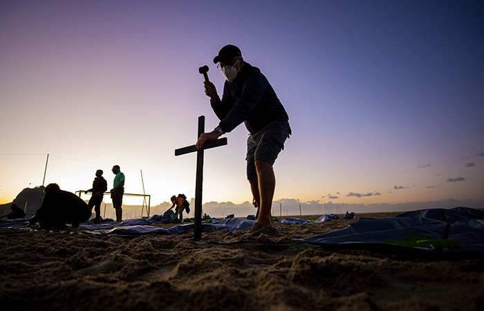 Число случаев COVID-19 в мире приблизилось к 426 млн