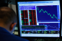 Американские фондовые индексы упали на 1-1,4%