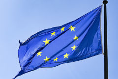 Евросоюз ввел санкции против ВЭБа, банка "Россия" и Промсвязьбанка