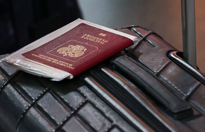 Число задержанных и отмененных рейсов в аэропортах Москвы приблизилось к 200