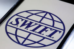 ЕС и США решили исключить из SWIFT попавшие под санкции российские банки