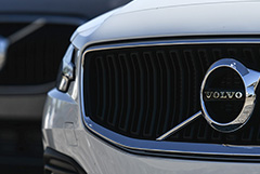 Автоконцерн Volvo приостановил операции в РФ вслед за Daimler