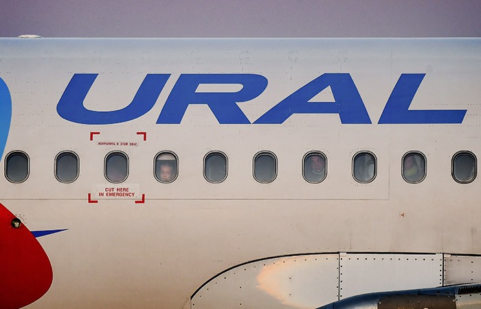 Самолет "Уральских авиалиний" задержан в Дубае для проверки документов