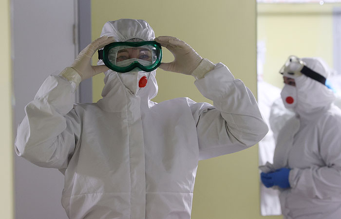 В России с коронавирусом за сутки госпитализировали 8,2 тыс. пациентов