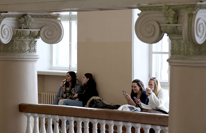 В Минобрнауки РФ пообещали не повышать стоимость обучения в вузах