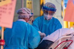 В мире выявили более 446,2 млн случаев заражения COVID-19