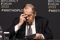 Лавров заявил о бое "не на жизнь, а на смерть" за место РФ на политической карте