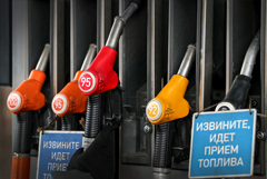 Цены на бензин на российских АЗС не меняются вторую неделю подряд