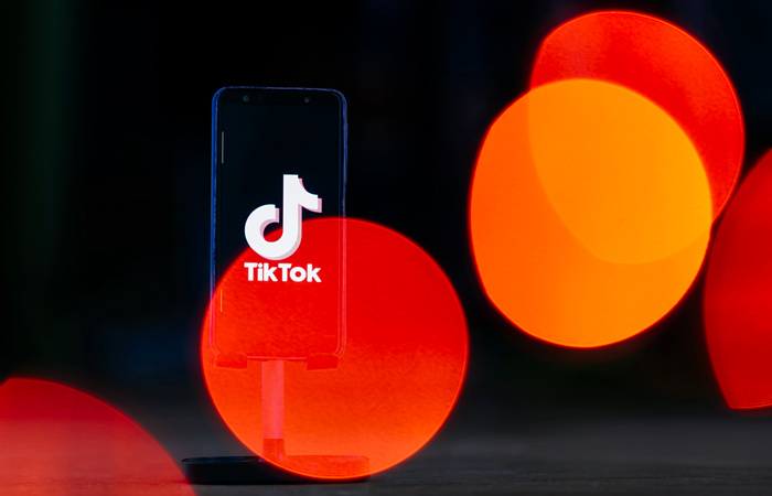 РКН требует от TikTok снять ограничения с видеозаписи обращения Путина