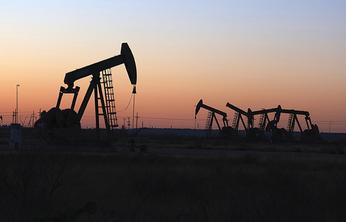 Цены на нефть растут третью сессию подряд