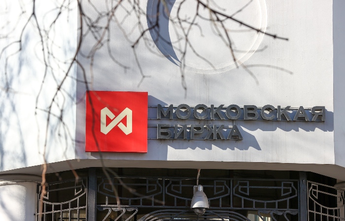 "Московская биржа" 22 марта продолжит торги только в сегменте ОФЗ