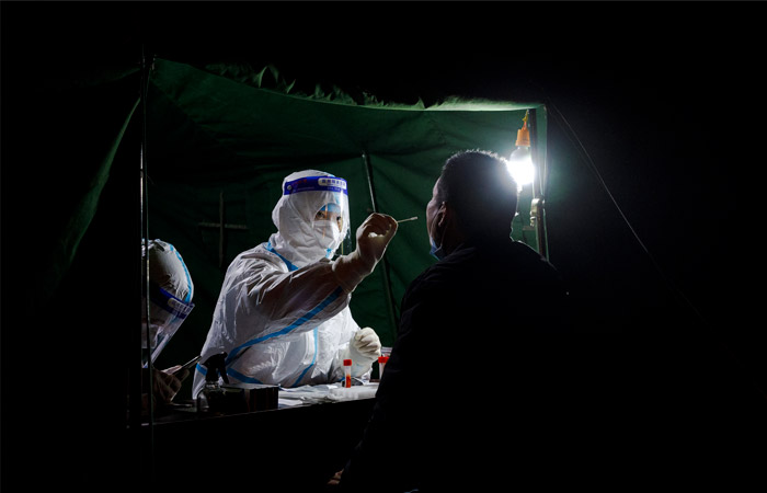 В 10 провинций Китая направили инспекционные спецгруппы из-за ситуации с COVID