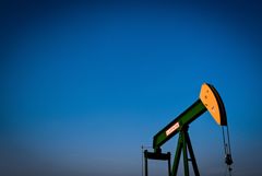 Нефть подорожала на данных о сокращении запасов в США
