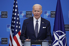 Президент США выступил за исключение России из G20