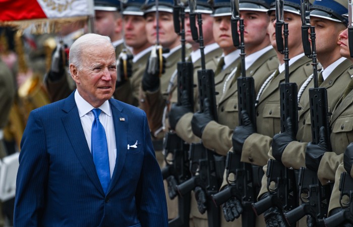 Байден счел статью о коллективной обороне НАТО "священным обязательством"