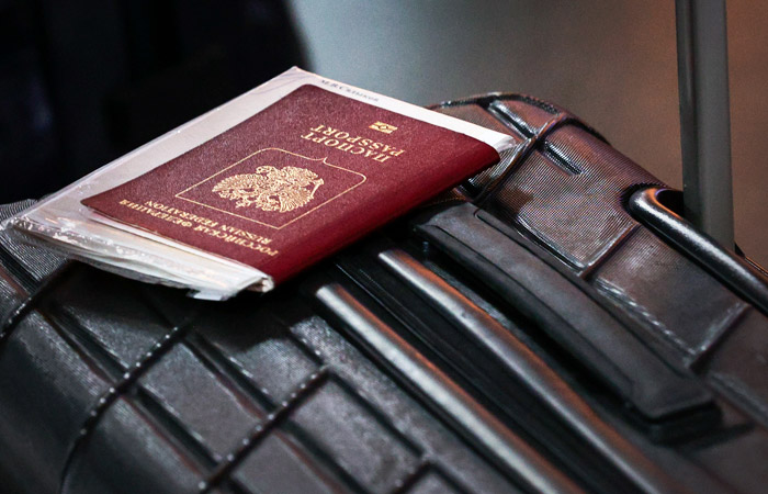 Песков заявил, что "законопроекта о невозвращенцах" в РФ нет и быть не может