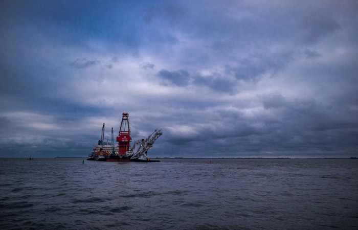 Российский трубоукладчик "Фортуна" пришел из Балтики в Мурманск