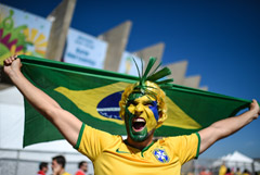 Бразилия возглавила рейтинг ФИФА, Россия опустилась на 36-е место
