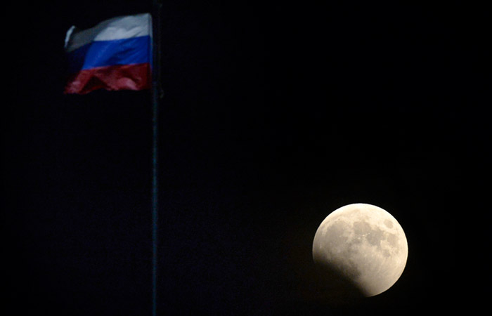 Moody's отозвало рейтинги российских компаний и банков