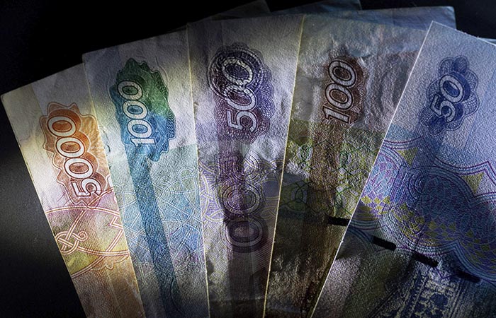 ЦБ смягчит ограничения на переводы средств за рубеж для физлиц