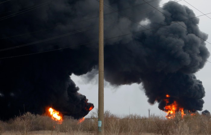 СКР возбудил дело о терроризме по факту обстрела нефтебазы в Белгороде