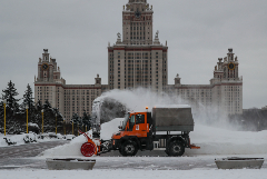 На улицы Москвы для устранения последствий снегопада вывели 10 тысяч единиц спецтехники