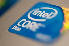 Intel приостанавливает работу в России