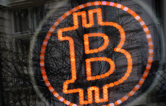 Мишустин заявил о возможности обсуждения майнинга криптовалют