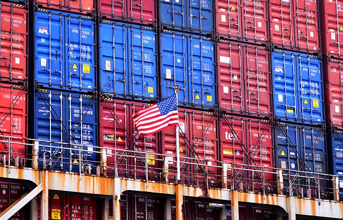 США вслед за ЕС запретят связанным с РФ судам заходить в американские порты