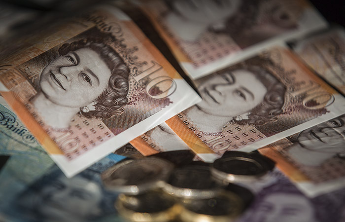 Британский регулятор разрешил проведение платежей по валютному долгу РФ до 30 июня