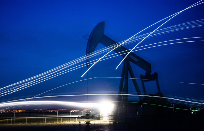 Нефть подешевела более чем на 2% после недельного падения накануне